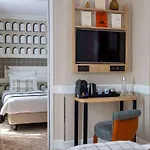 Отель Sleeping Belle - Gare De Lyon Bastille 4*