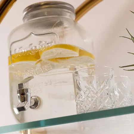 Sleeping Belle - Gare De Lyon Bastille