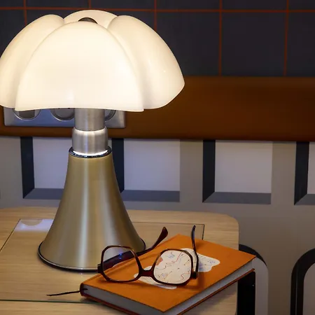 Sleeping Belle - Gare De Lyon Bastille